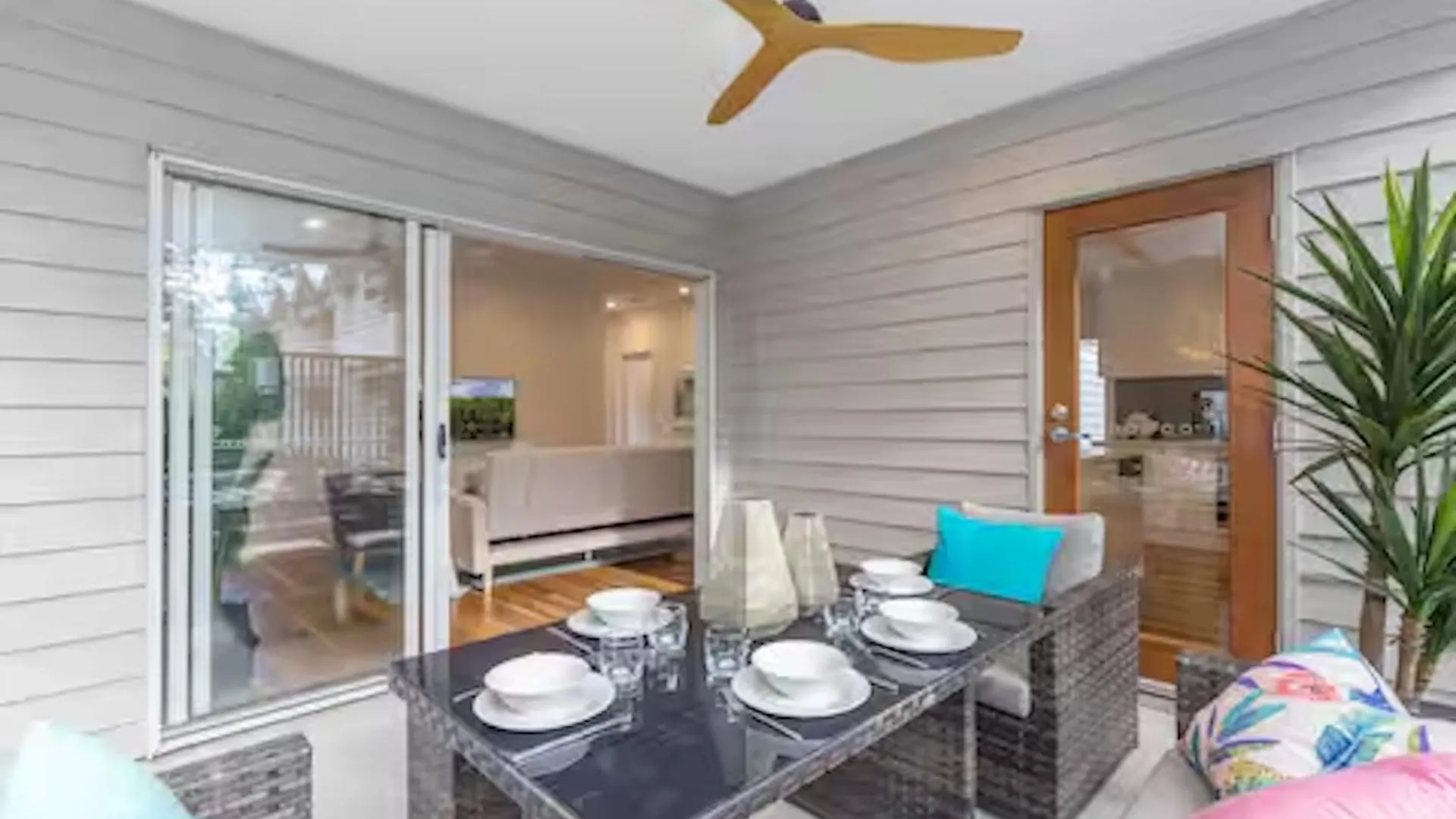شقة Park Ave Retreat - 3 Carparks, Wifi, Bbq, King Bed بريزبين