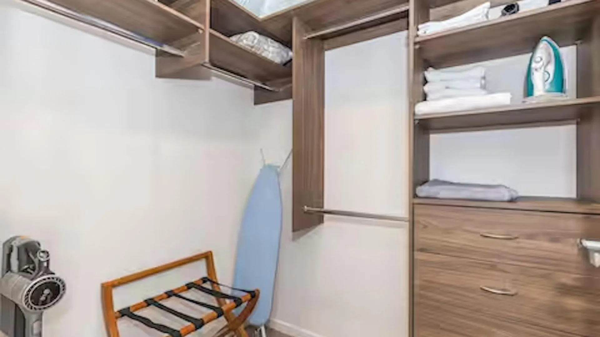 شقة Park Ave Retreat - 3 Carparks, Wifi, Bbq, King Bed بريزبين