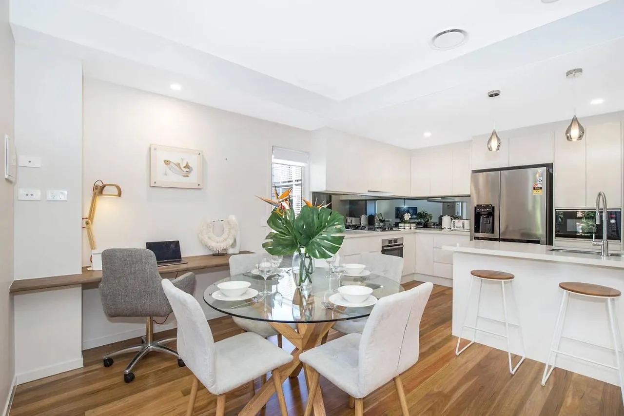 شقة Park Ave Retreat - 3 Carparks, Wifi, Bbq, King Bed بريزبين أستراليا