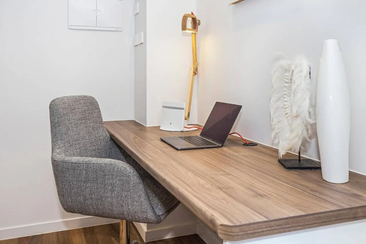 شقة Park Ave Retreat - 3 Carparks, Wifi, Bbq, King Bed بريزبين أستراليا
