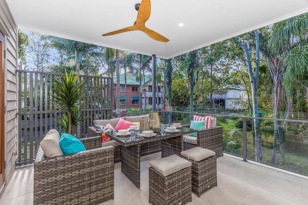 شقة Park Ave Retreat - 3 Carparks, Wifi, Bbq, King Bed بريزبين