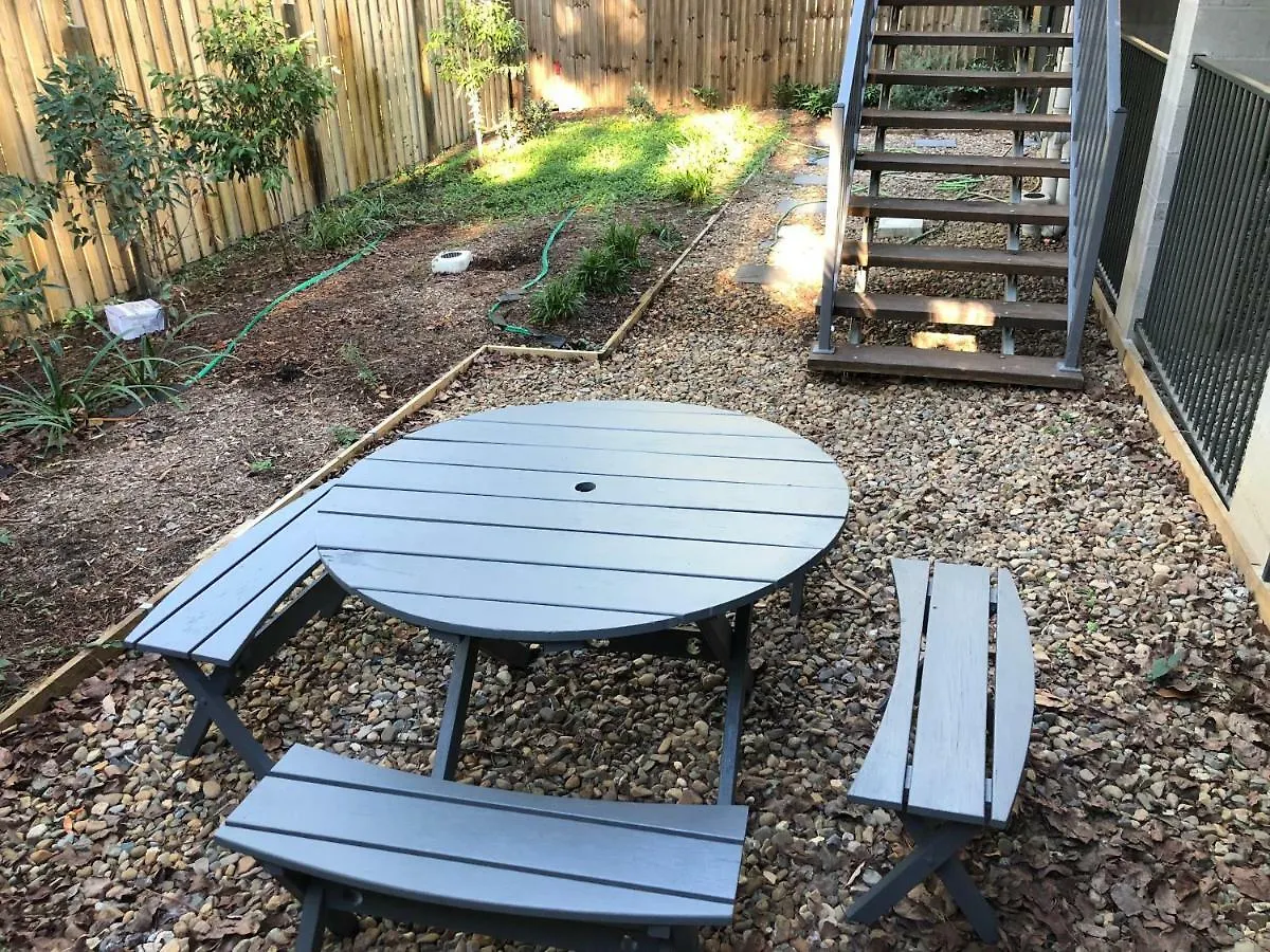ブリスベンPark Ave Retreat - 3 Carparks, Wifi, Bbq, King Bedアパートメント 0*, ブリスベン